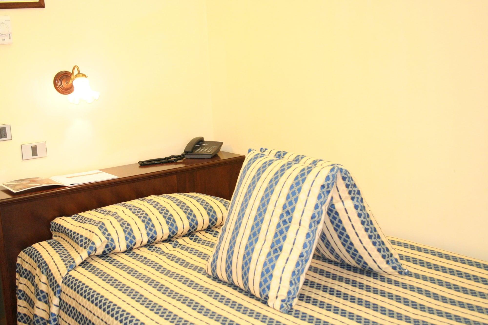 Hotel Milano Helvetia - In Centro Con Piscina Riccione Luaran gambar