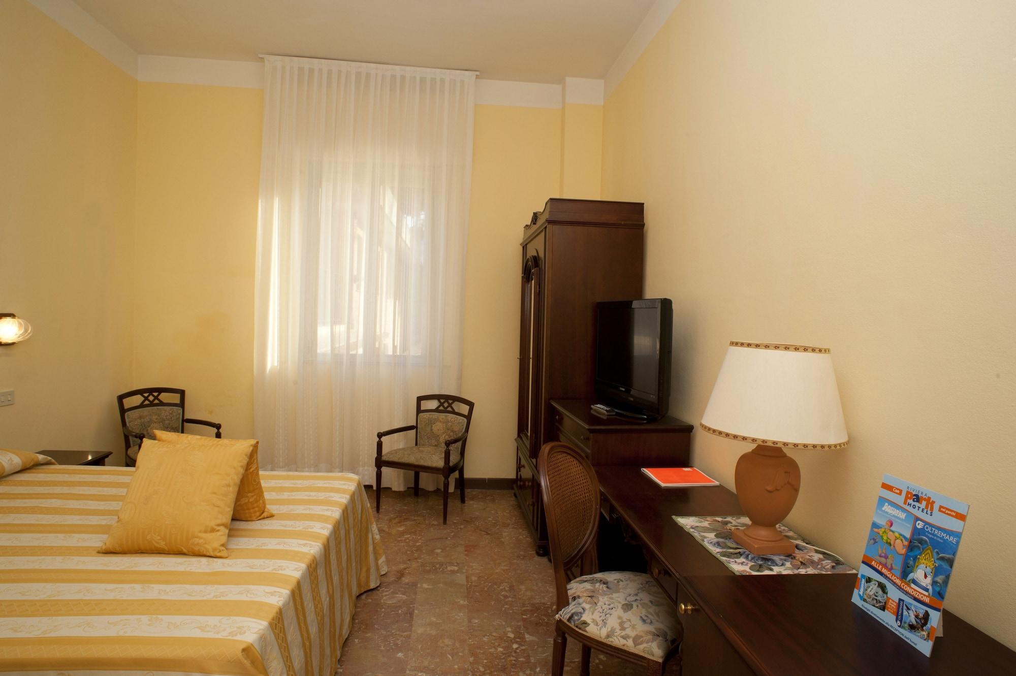Hotel Milano Helvetia - In Centro Con Piscina Riccione Luaran gambar