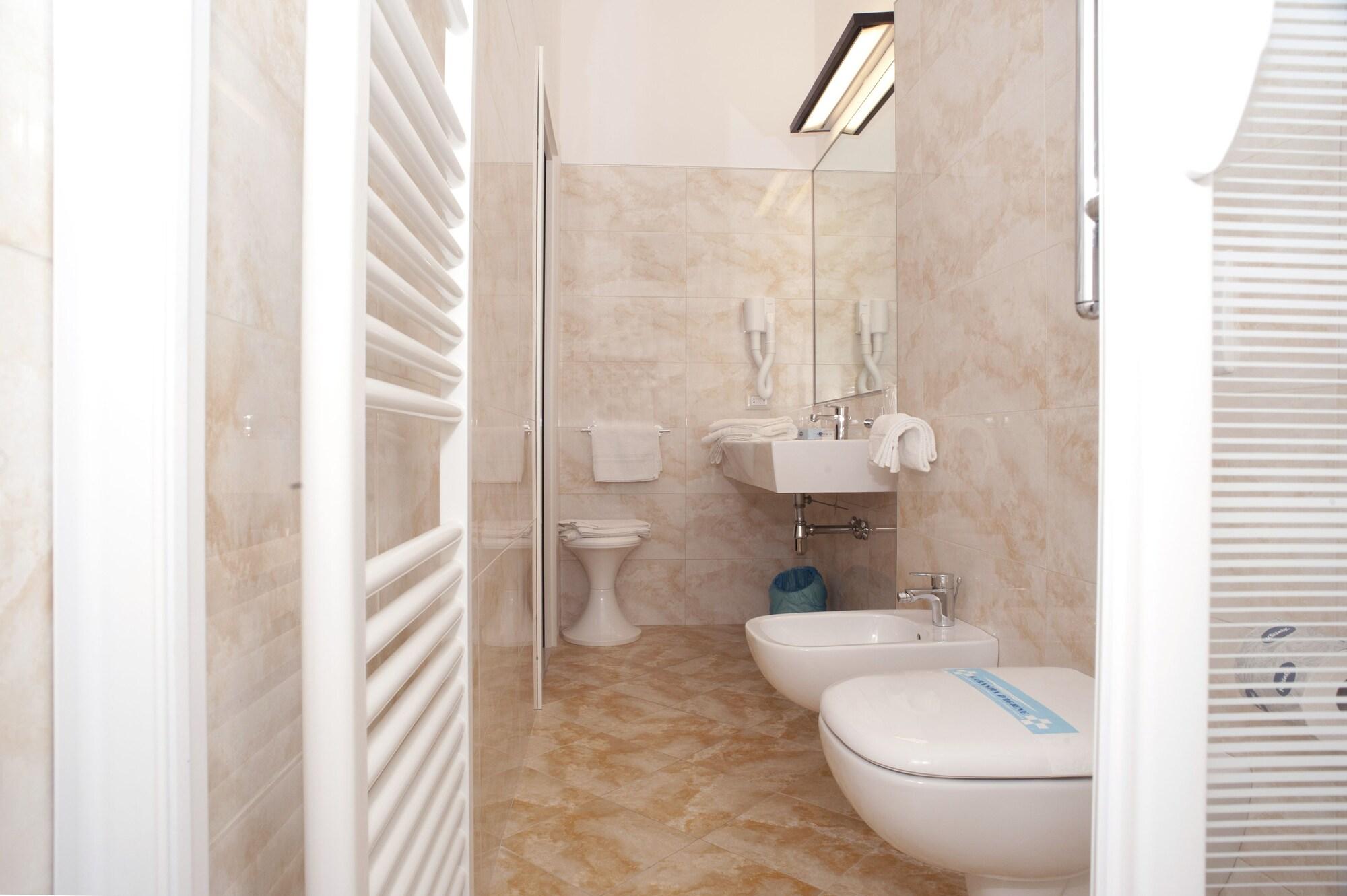 Hotel Milano Helvetia - In Centro Con Piscina Riccione Luaran gambar